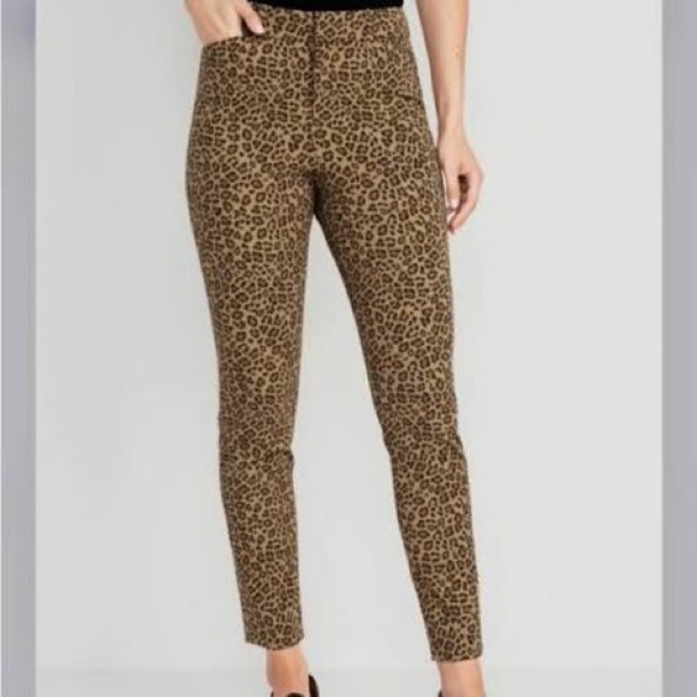 Old Navy Pixie Leopard Pants